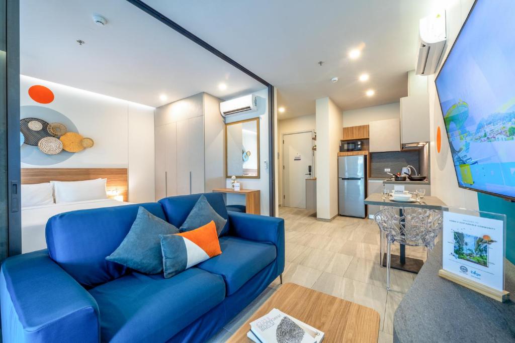 
One Bedroom Space + Free Coworking Space
