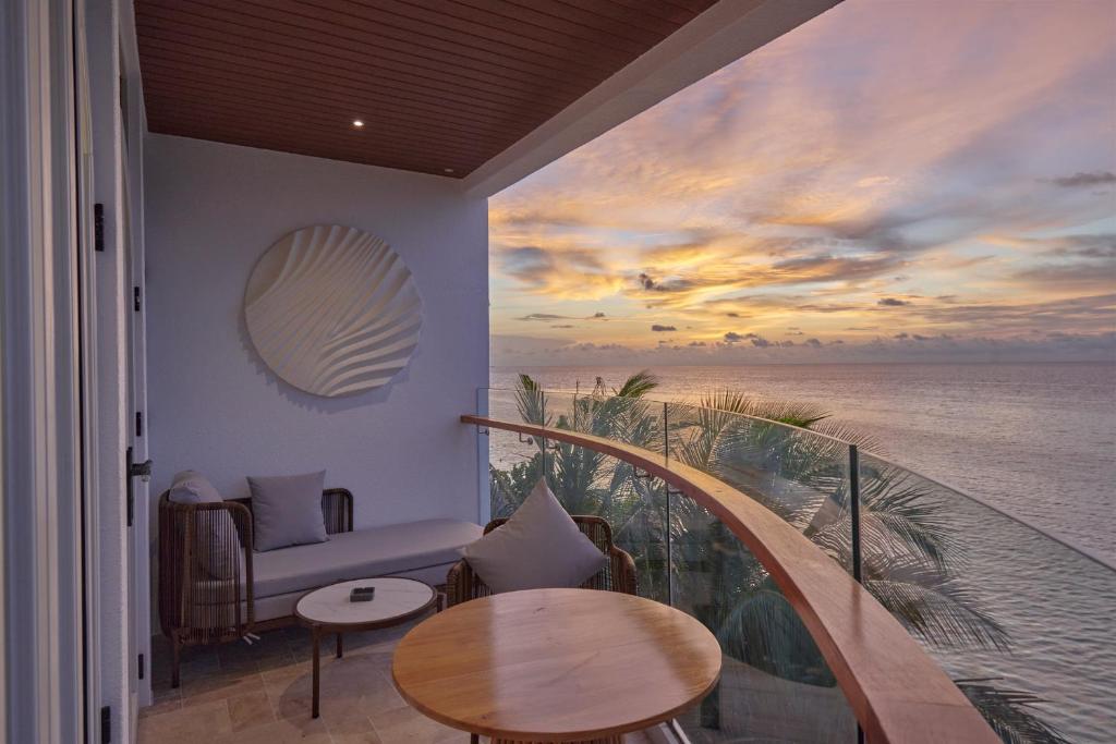 Stone Hotels Dhiffushi - View 15