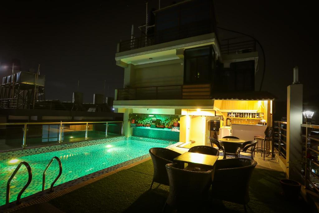 Sundlaugin á Hotel Eco Tree Pokhara eða í nágrenninu