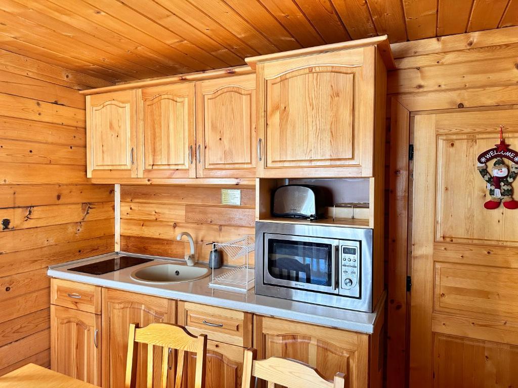 Alpine ski chalet Borovets with sauna - Three-Bedroom Villa