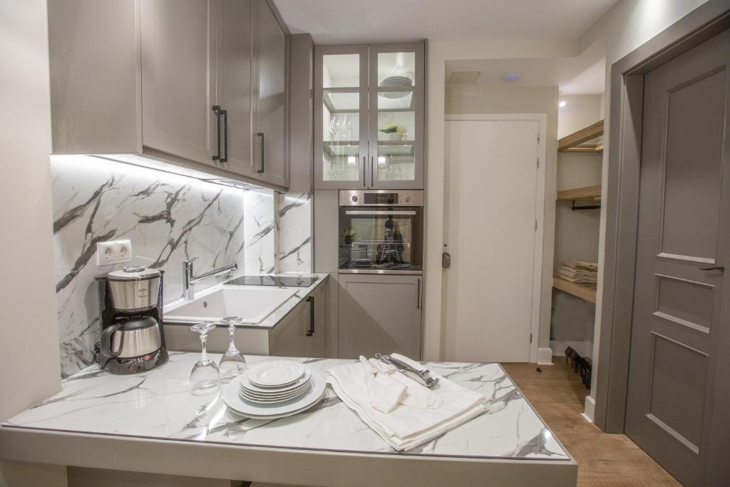 Aelia Luxury Apartments - 7