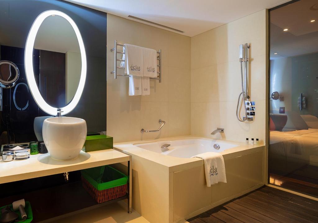 Hotel Éclat Beijing - Chambre Deluxe King Avec Terrasse Inclus Mini Bar Avec Bière À L'Exception Du Champagne