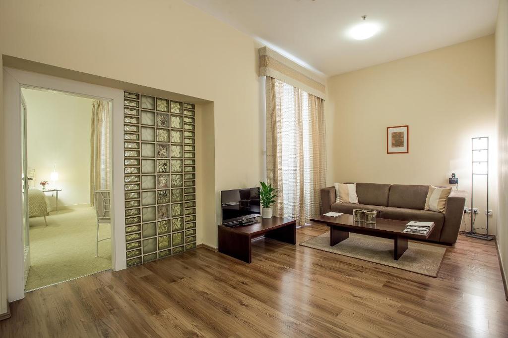Mamaison Residence Izabella Budapest - Resim 8