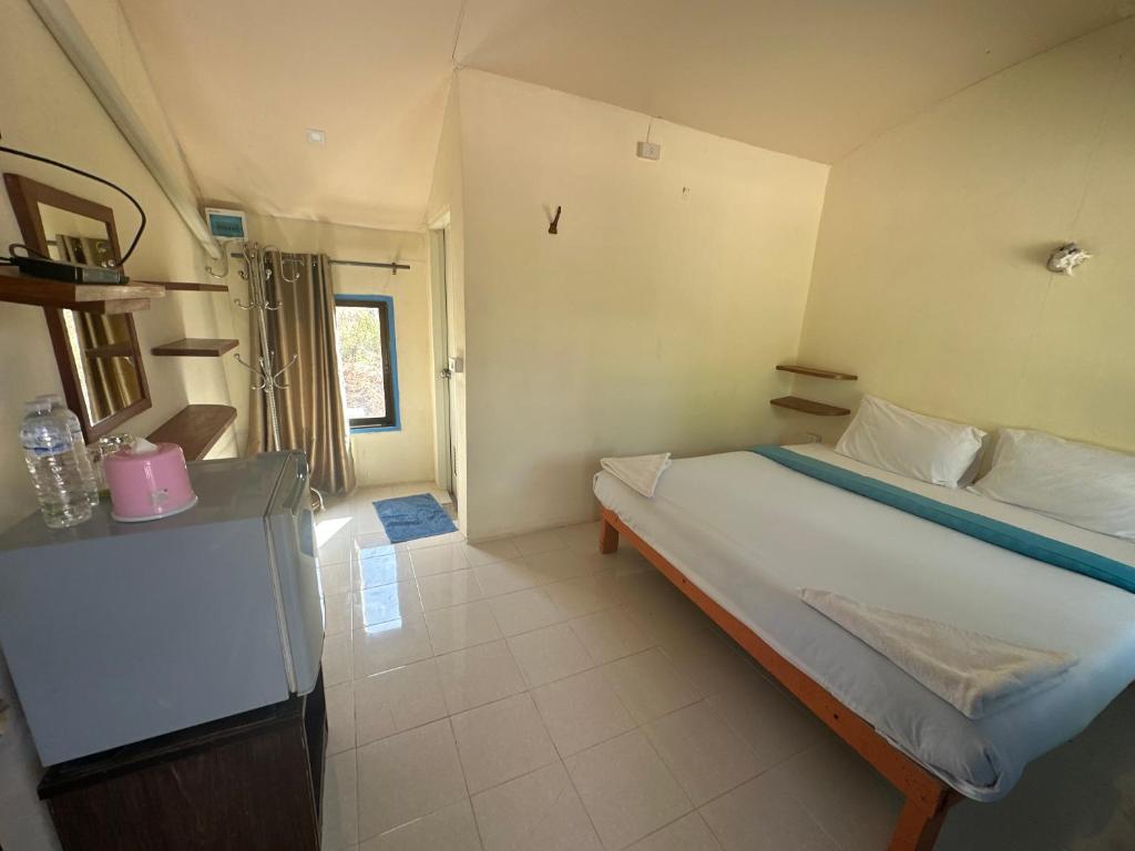 Postel nebo postele na pokoji v ubytování Lonely beach complex titanic hotel in beach shopping street markets ในศูนการค้าติดทะเล