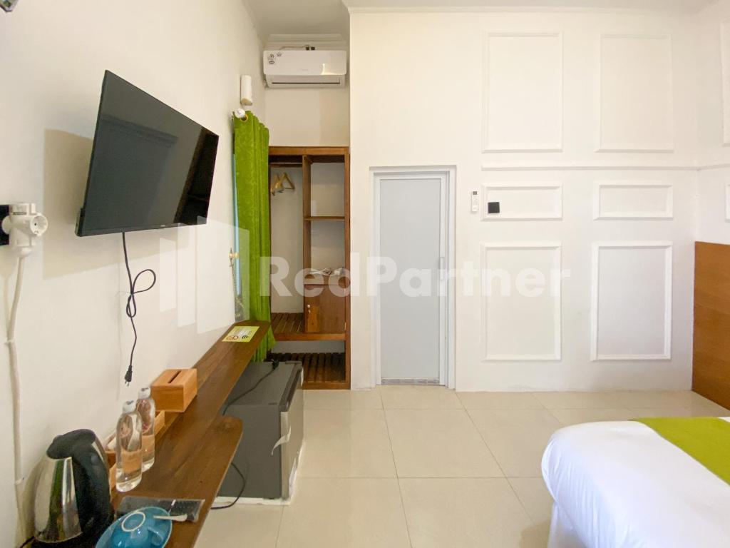 CBG INN RedPartner near Stasiun Solo Balapan - Chambre De Luxe