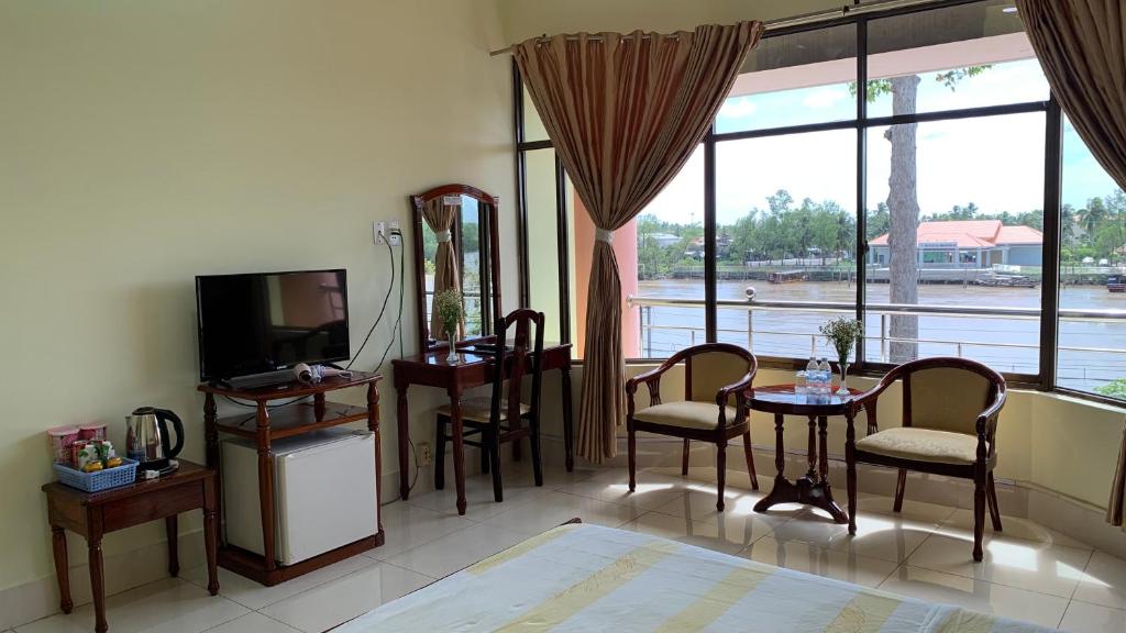 Hung Vuong Hotel - Superior Double Or Twin Room