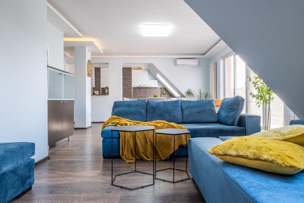 Posezení v ubytování Marvellous Apt / Roof Top Terrace / 2BDR / 2BTH