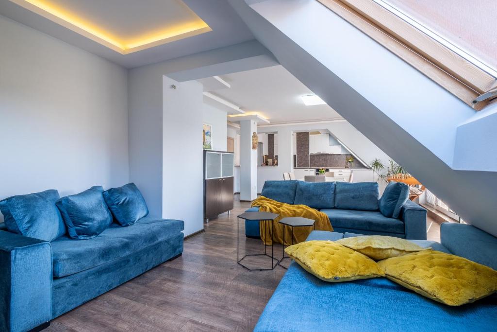 Posezení v ubytování Marvellous Apt / Roof Top Terrace / 2BDR / 2BTH