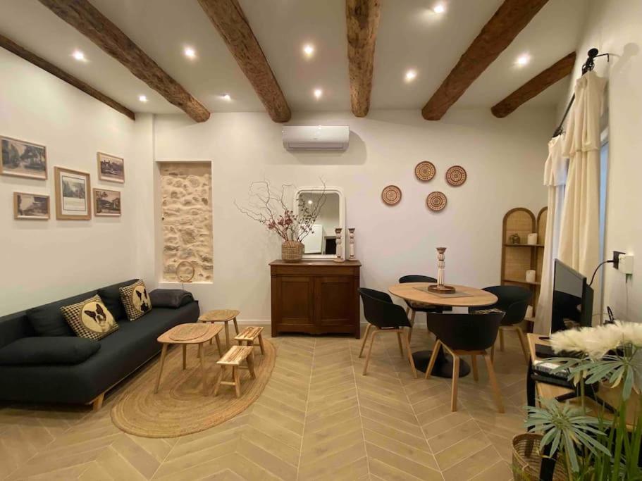 Photo de la galerie de l'établissement Charme & authenticité AU COEUR de la vieille Ville, à Antibes