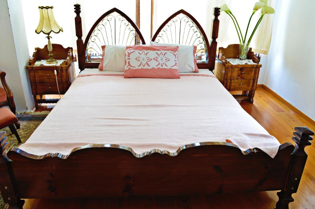 Postel nebo postele na pokoji v ubytování Archontariki Guesthouse