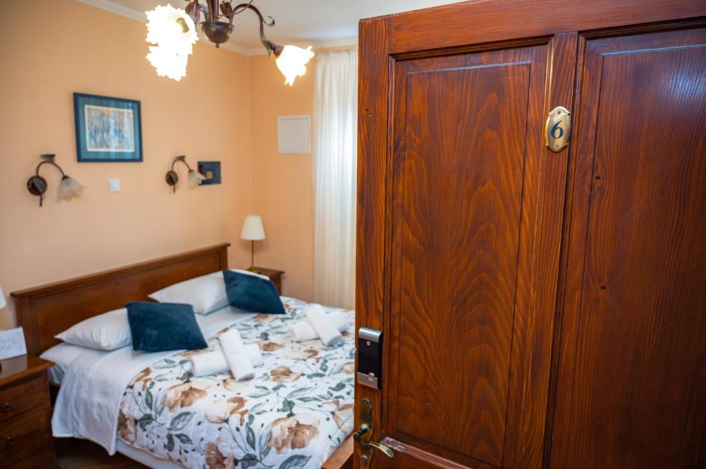 Amoret Apartments - Deluxe Queen Room 6
