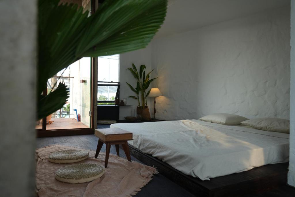 Oceanfront villa Nha Trang hotline