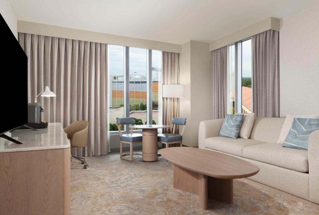 Hilton West Palm Beach - Suite King Premium One-Bedroom Avec Vue Sur La Piscine