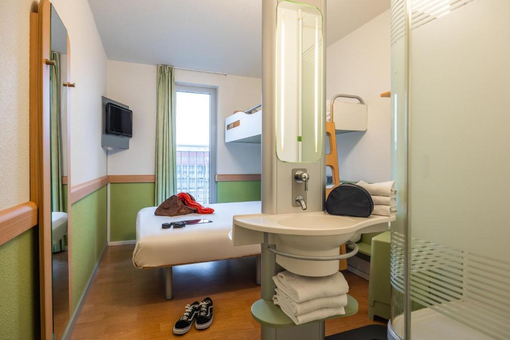 ibis budget Brugge Centrum Station - Resim 32