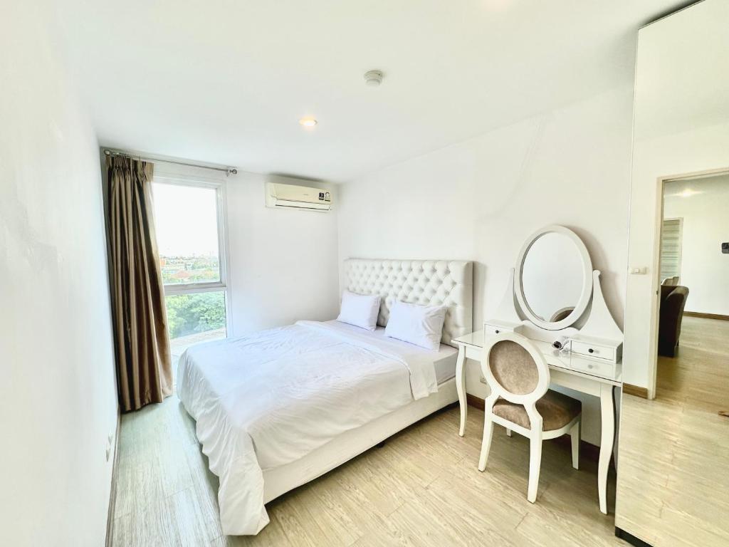 Town Sukhumvit 71 - One-Bedroom Apartment