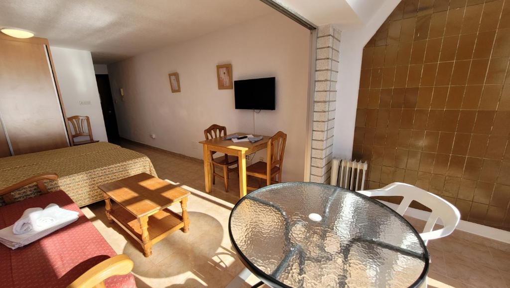 TV a/nebo společenská místnost v ubytování Las Damas estudio-Fincas Benidorm