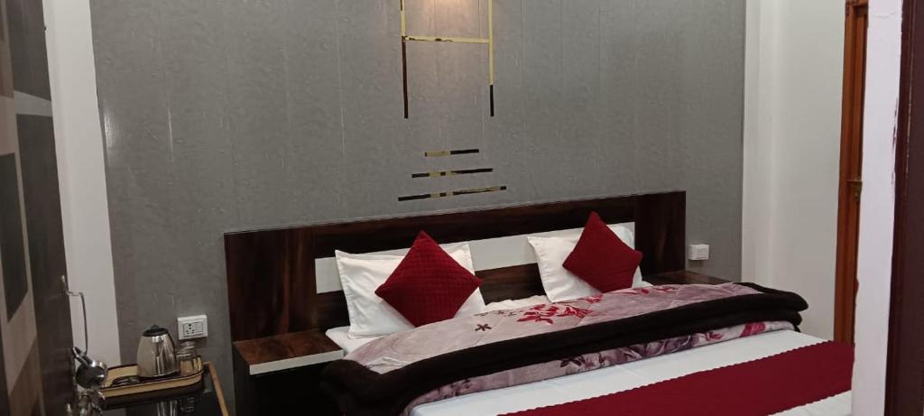 Shree Gorakhnath Guest House - Housity