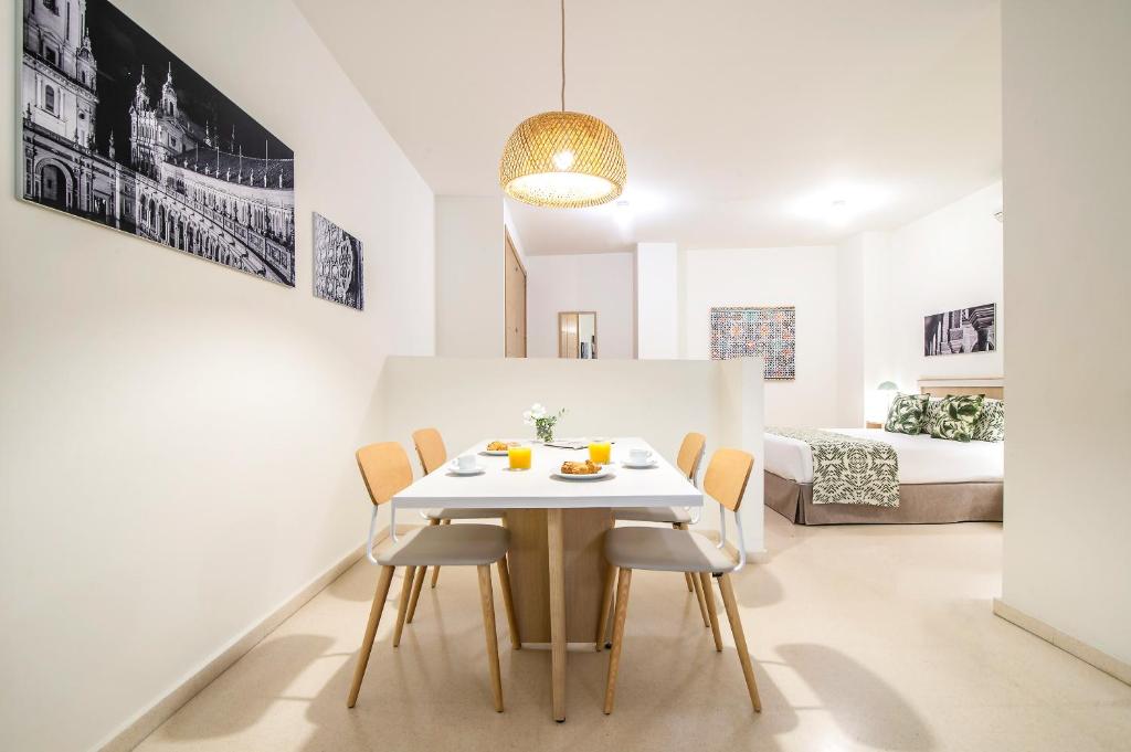 A seating area at Pierre & Vacances Sevilla