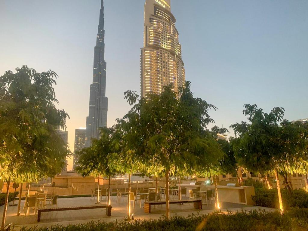 Apartment Luxurious 1BR in Downtown near Dubai Mall Burj Royale, UAE