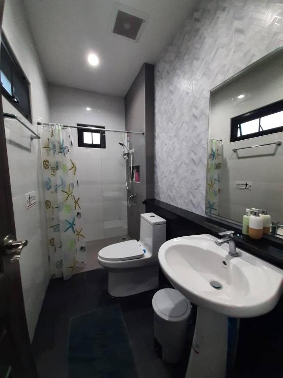 Koupelna v ubytování Niramitsook Farm Stay Khao Yai บ้านไร่นิรามิสสุข ฟาร์มสเตย์ ปากช่อง เขาใหญ่