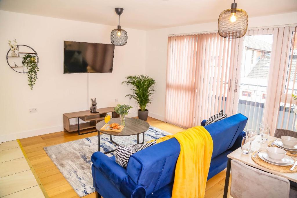 Manchester Apartments by BEVOLVE - City Centre - Apartment With Balcony