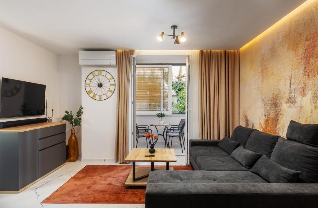 Brand New*City Centre Apart. Kirby