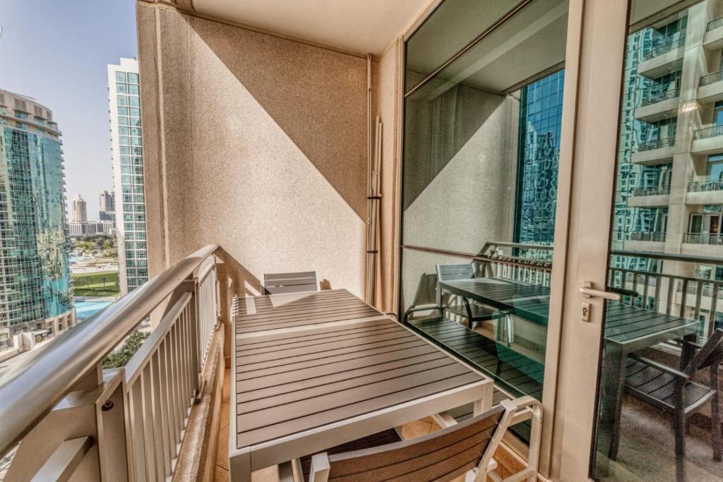 Fotografie z fotogalerie ubytování Bellavista - Ultra Modern - 2BR - Boulevard Central - Burj Khalifa View v Dubaji