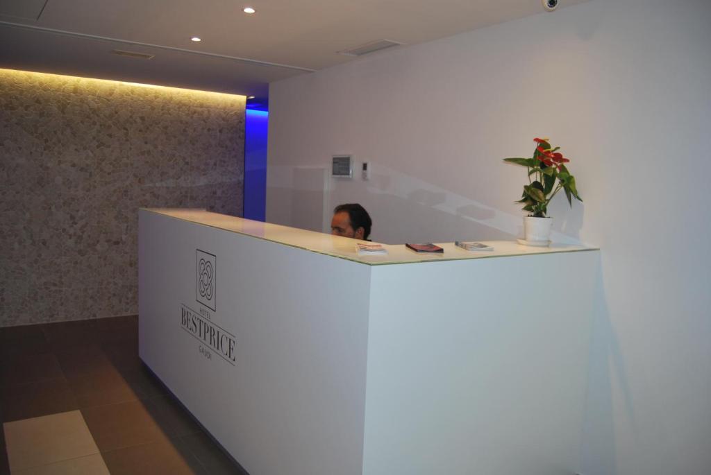 Hotel BESTPRICE Gracia - Resim 18