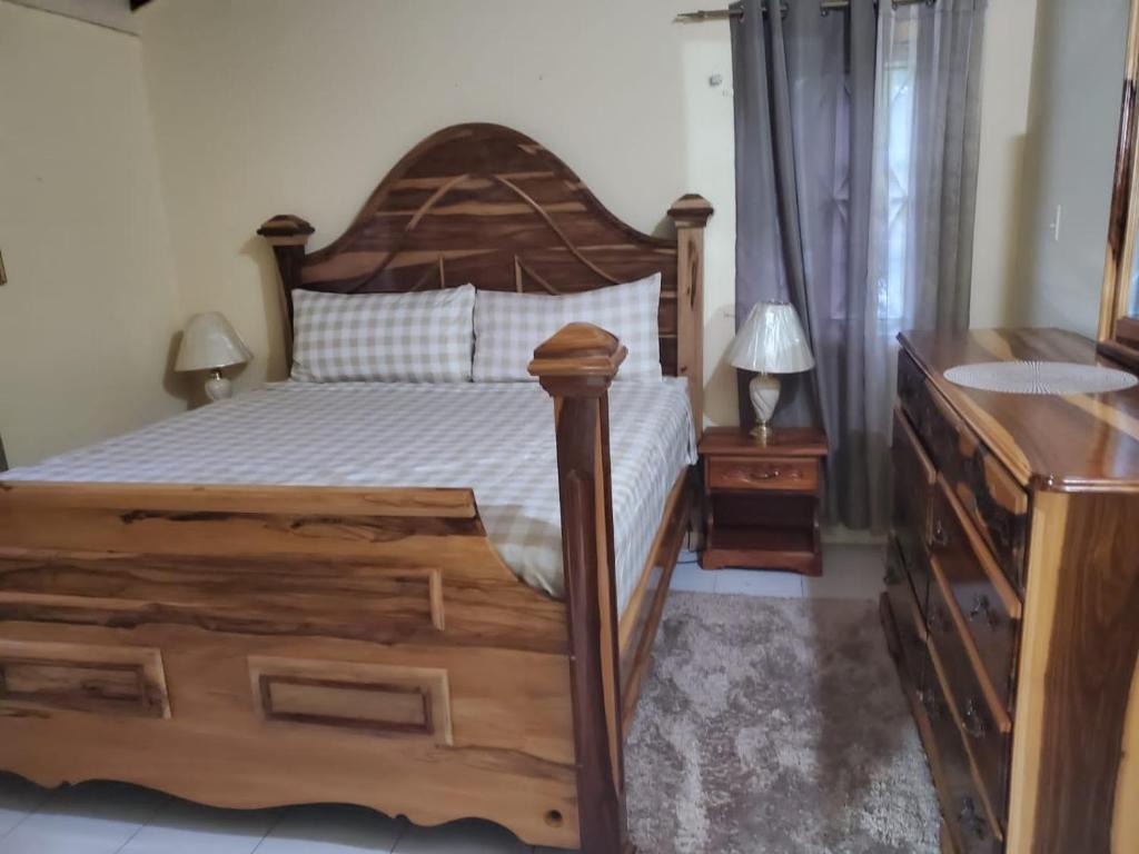 Country Club Getaway, St Mary (updated prices 2024)