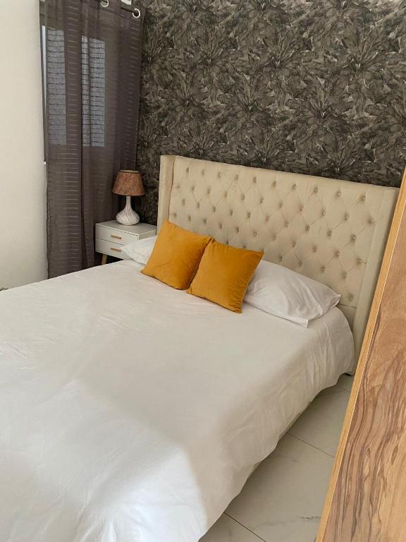 Postel nebo postele na pokoji v ubytování Zenith Apartment A20
