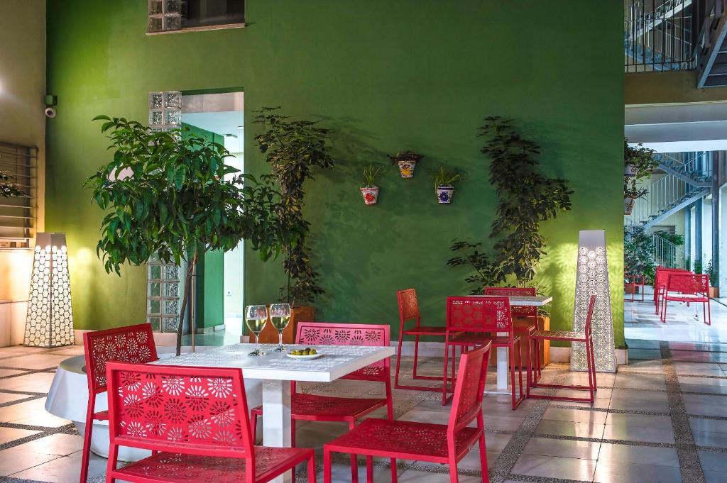 A seating area at Pierre & Vacances Sevilla