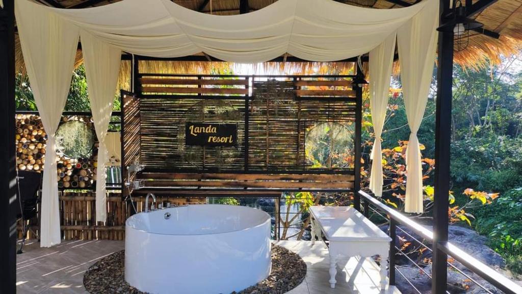 Lunda Orchid Resort - 帐篷