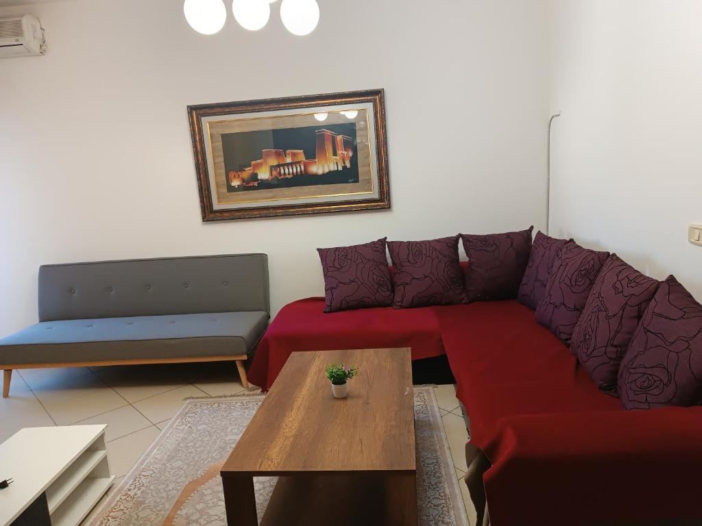 Central 1+1 Ap with balcony - Image 9