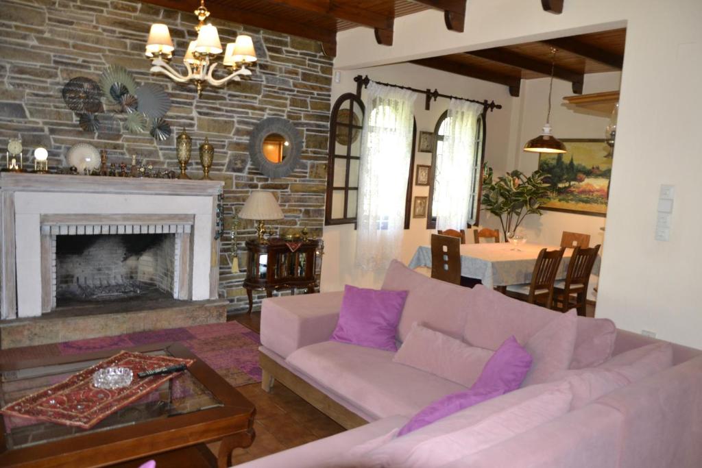 A seating area at Monica's Tropical Villa