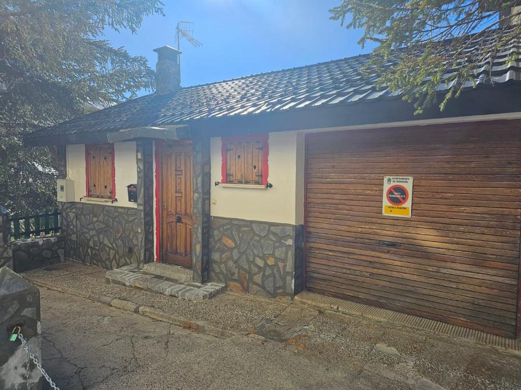 Budova, v ktorej sa apartmán nachádza