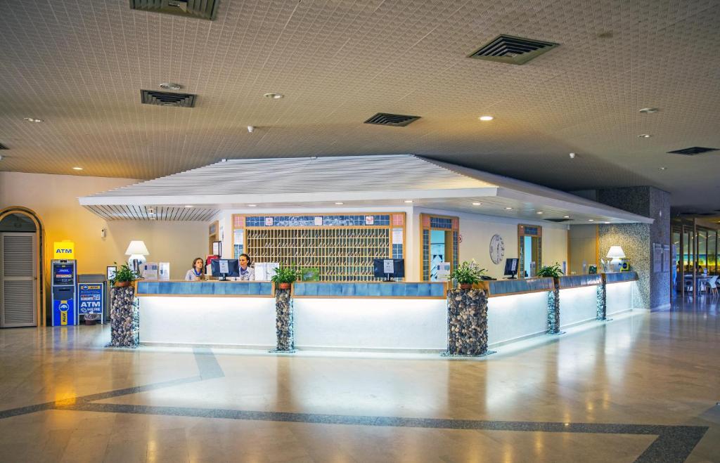 Vstupní hala nebo recepce v ubytování Baia di Conte Resort
