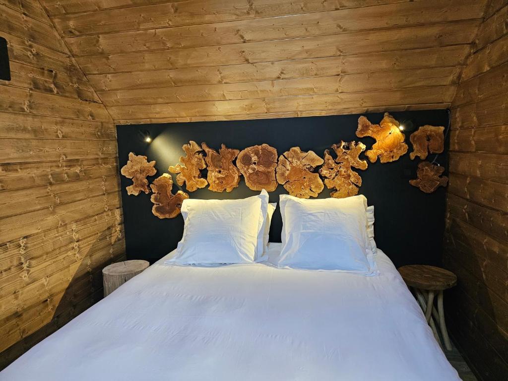 Postel nebo postele na pokoji v ubytování Les Flors - Hotel Rural & Cabanyes