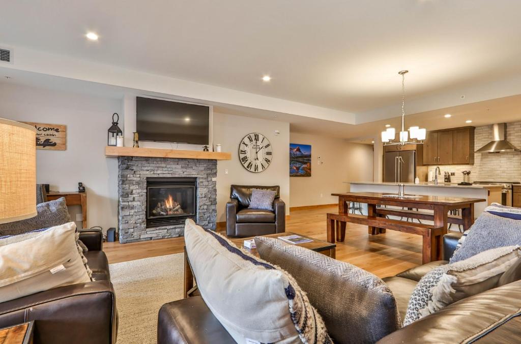 
103 WSL Three Bedroom Premier Condo
