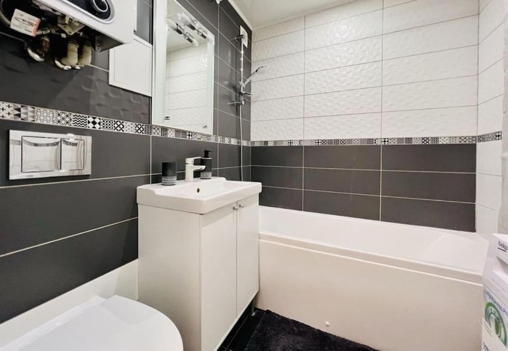 Koupelna v ubytování Comfort Apartment In Narva City Center