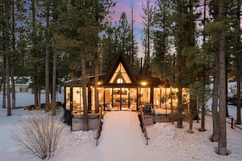 Lakefront Modern A Frame, Big Bear Lake (tarifs actualisés 2024)