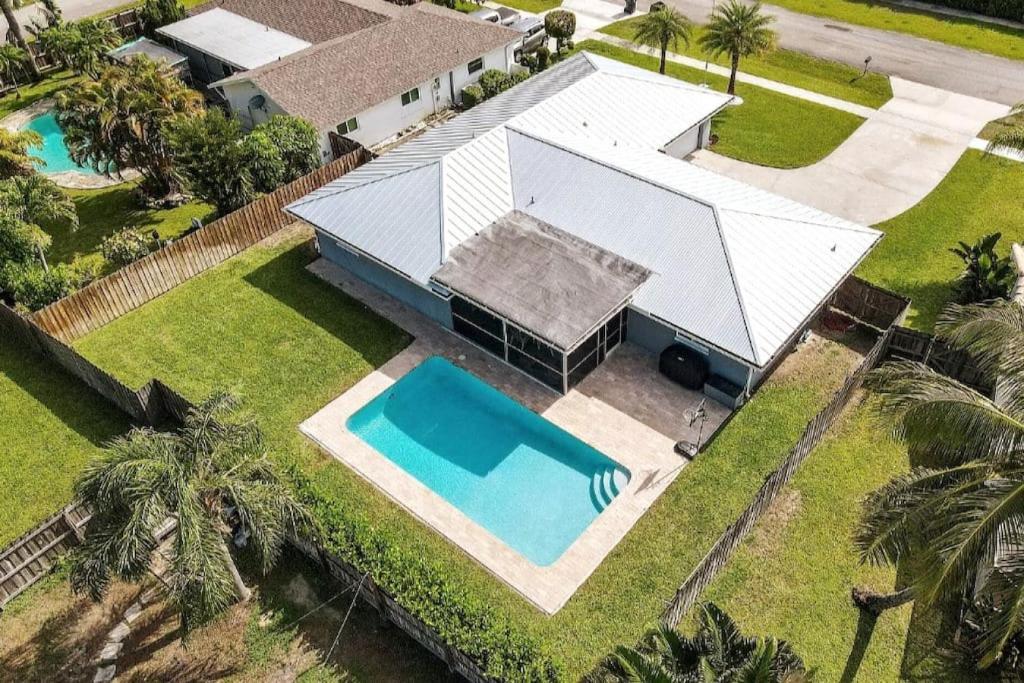 Πισίνα στο ή κοντά στο 5BR Wellington Equestrian Retreat