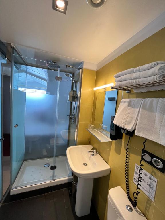 Koupelna v ubytování Hotel Punta Monpas