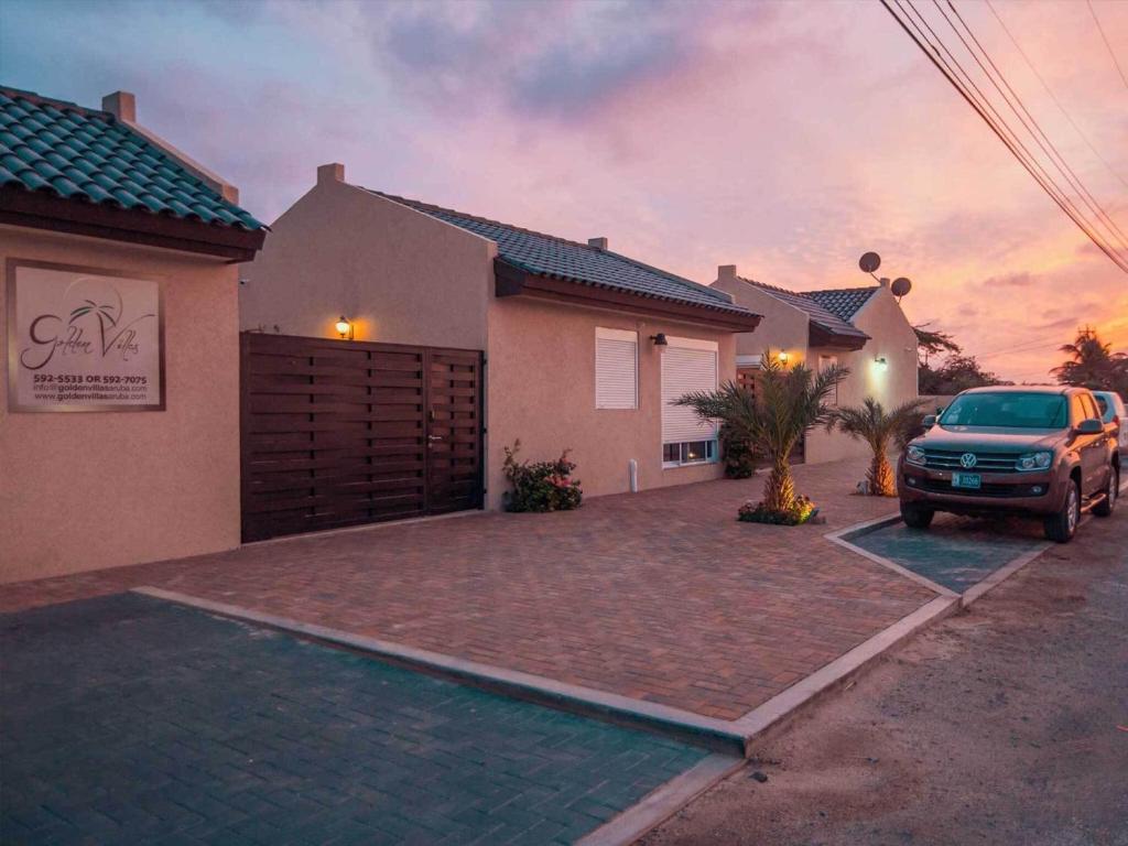 Východ nebo západ slunce při pohledu z apartmánu nebo okolí