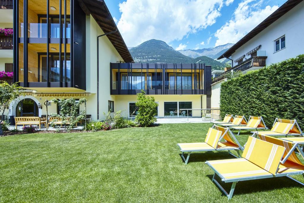 Nespecifikovaný výhled na hory nebo výhled na hory při pohledu z hotelu