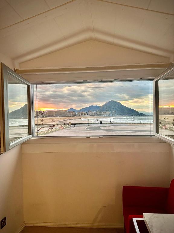 Nespecifikovaný výhled na hory nebo výhled na hory při pohledu z hotelu