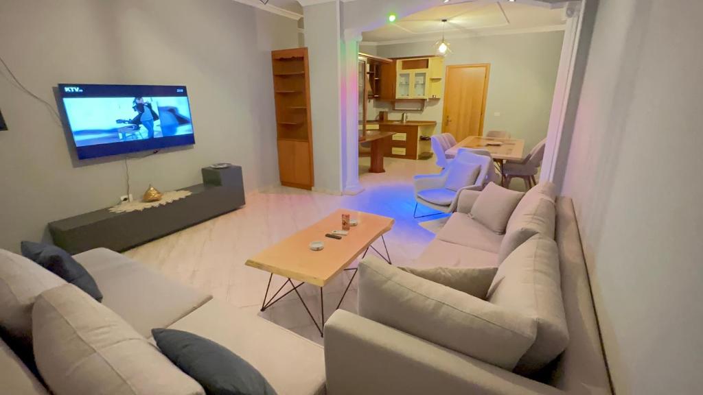 DIORAs Apartment. - Image 5