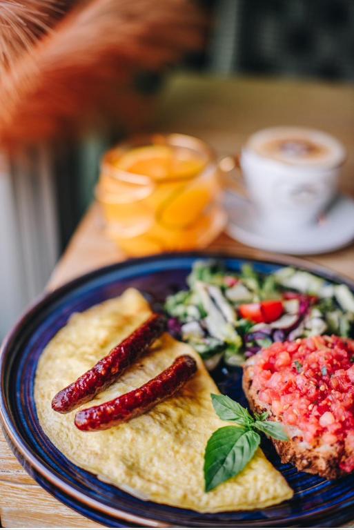 Deo Plaza Luxury Apartments by Blue Mandarin - 3