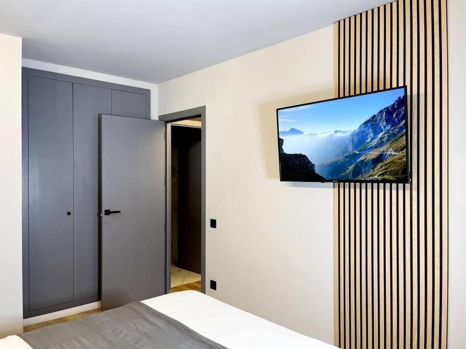 TV a/nebo společenská místnost v ubytování Luxe&Modern In Canillo, 1 Min Walk To Slopes l by BonesVacances
