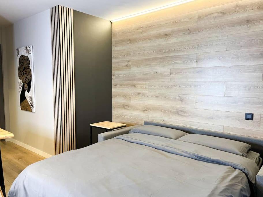 Postel nebo postele na pokoji v ubytování Luxe&Modern In Canillo, 1 Min Walk To Slopes l by BonesVacances