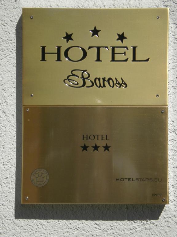 Certyfikat, podpis lub inny dokument wystawiony w obiekcie Hotel Baross